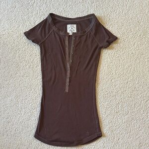 Abercrombie & Fitch Chocolate Short Sleeve Henley